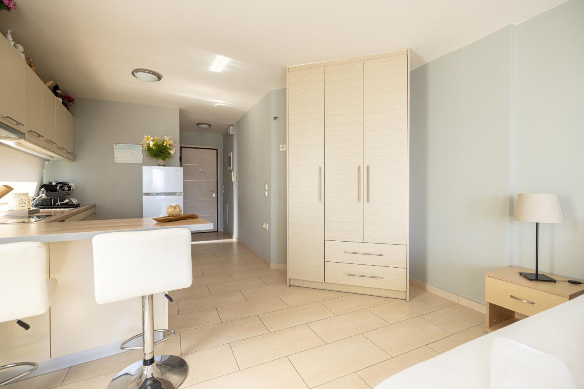 אמרינתוס Filippos Apartments מראה חיצוני תמונה
