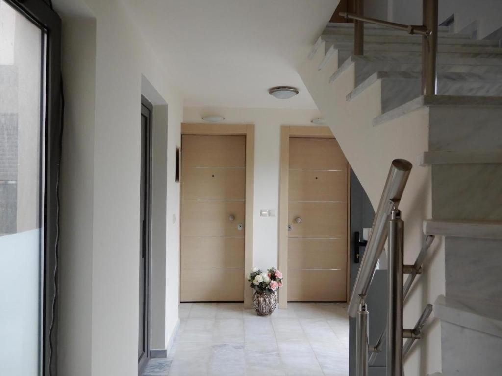 אמרינתוס Filippos Apartments מראה חיצוני תמונה