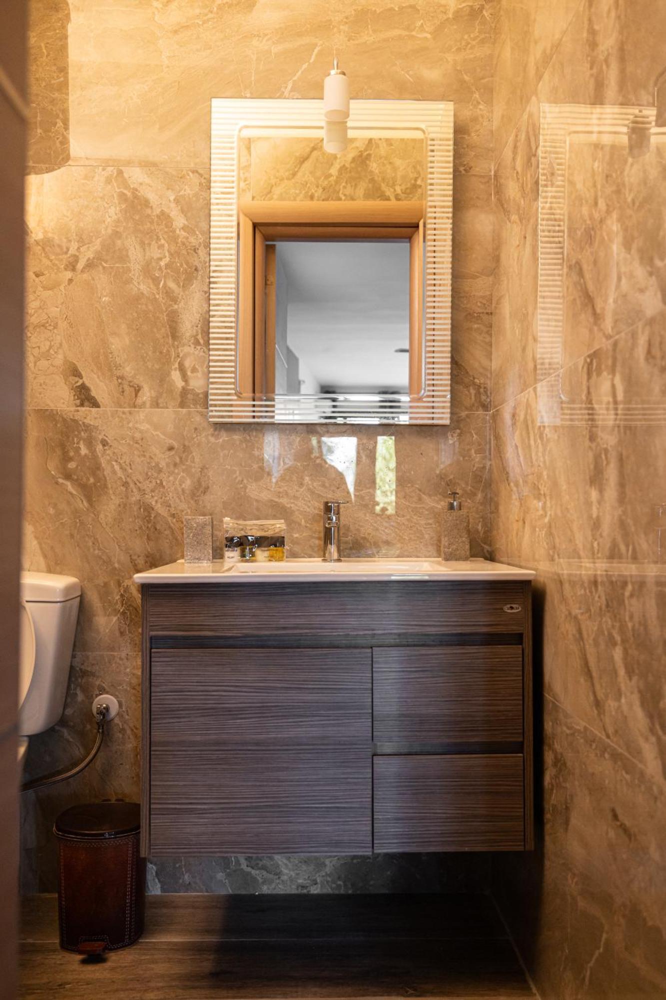 אמרינתוס Filippos Apartments מראה חיצוני תמונה