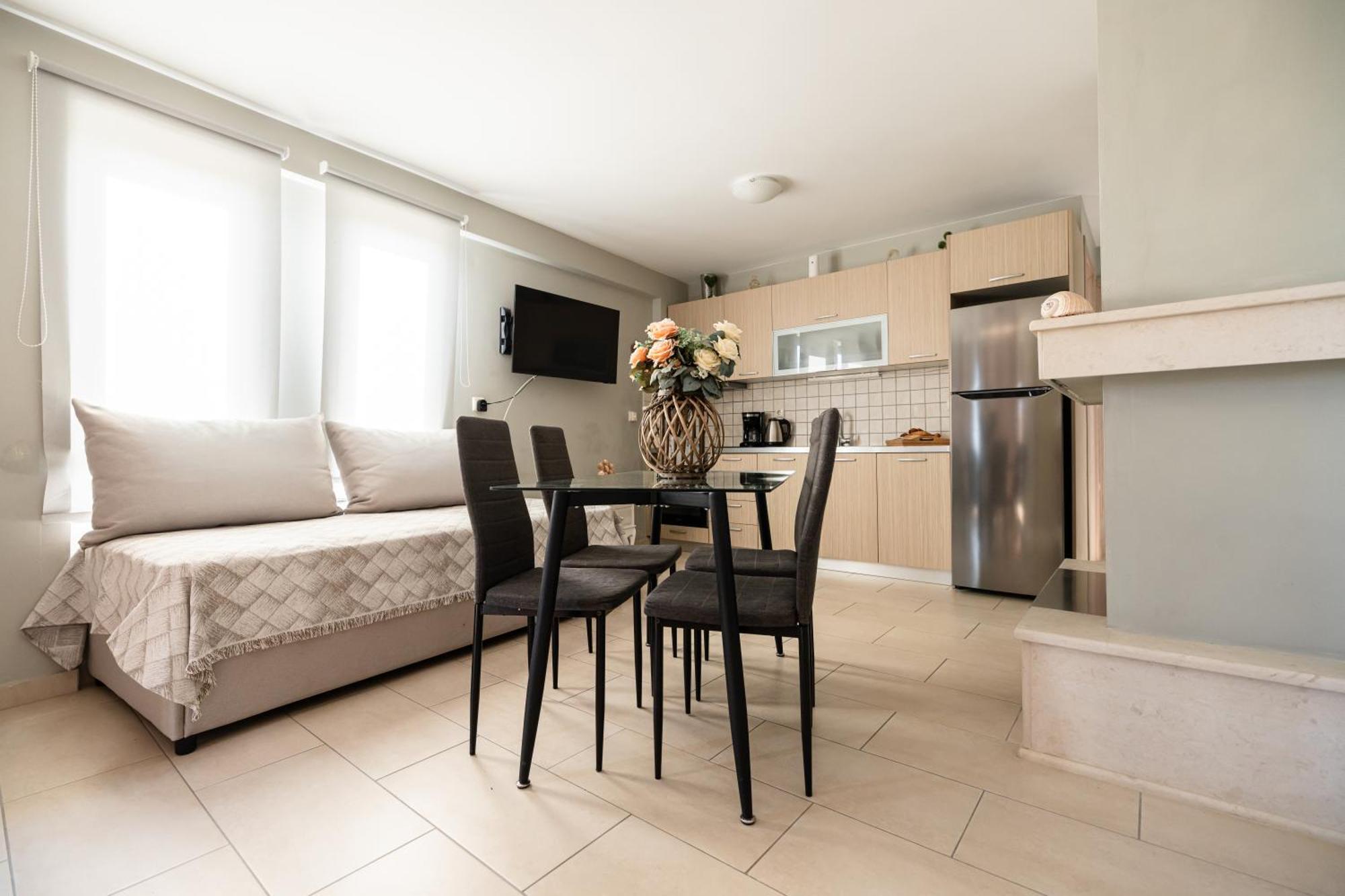אמרינתוס Filippos Apartments מראה חיצוני תמונה