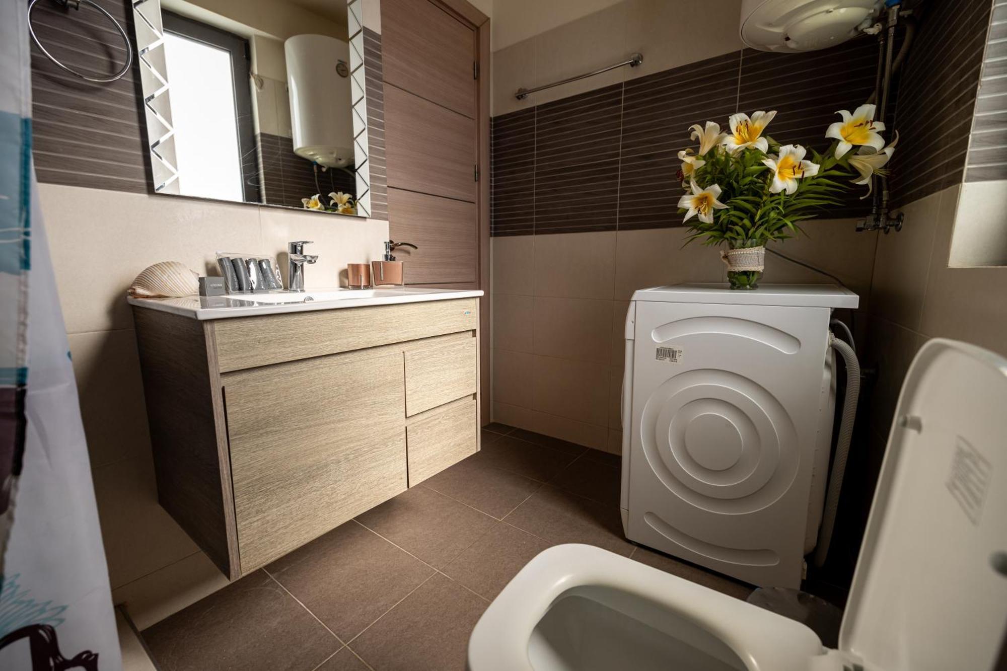 אמרינתוס Filippos Apartments מראה חיצוני תמונה