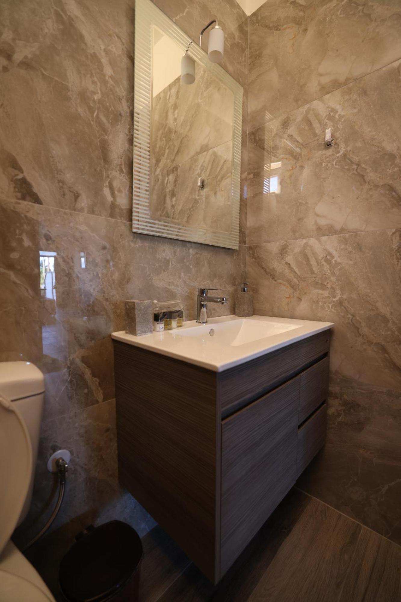 אמרינתוס Filippos Apartments מראה חיצוני תמונה